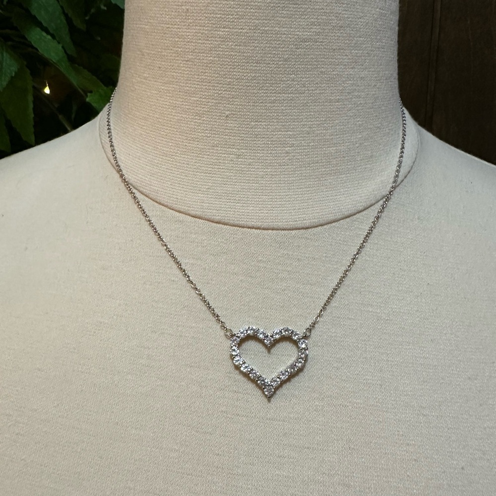 18” Rhinestone Heart Necklace. NWOB